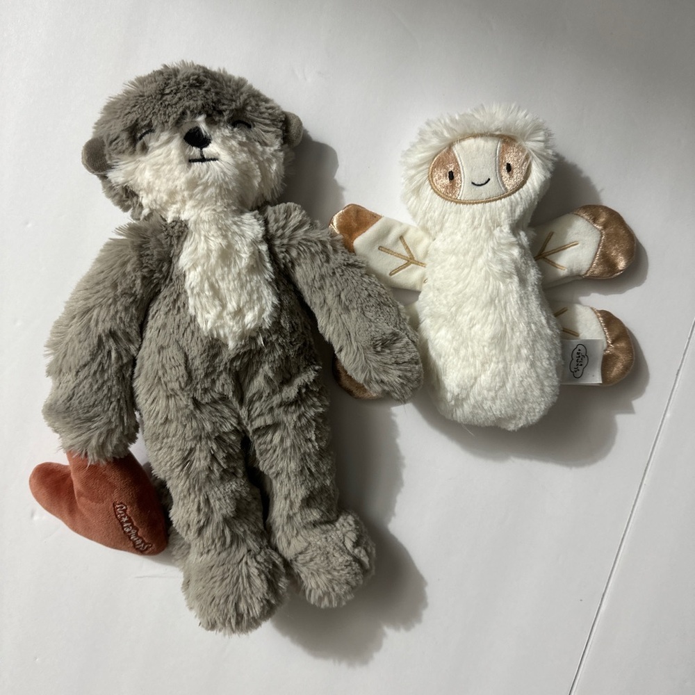 Slumberkins Otter Kin in Rose with heart and Snowflake Dragonfly Mini bundle set